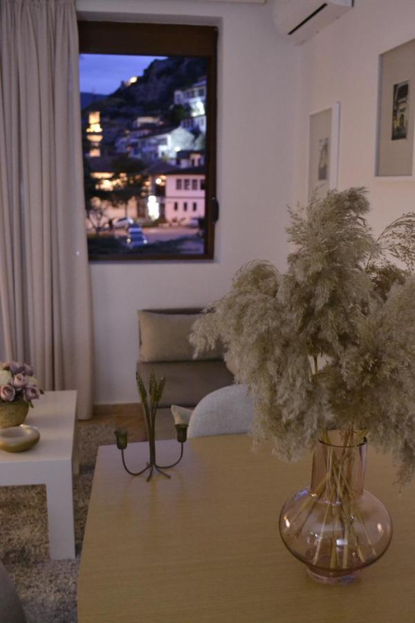 Aria Apartment Berat Exteriör bild